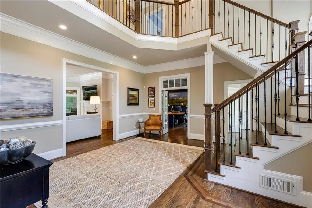 8325 Jett Ferry Road, Sandy Springs, Georgia 30350, 6 Bedrooms Bedrooms, ,4 BathroomsBathrooms,Residential,Sold,8325 Jett Ferry Road,7435164