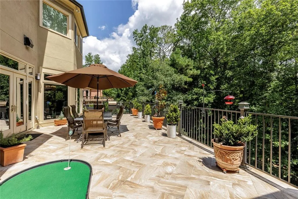 8325 Jett Ferry Road, Sandy Springs, Georgia 30350, 6 Bedrooms Bedrooms, ,4 BathroomsBathrooms,Residential,Sold,8325 Jett Ferry Road,7435164