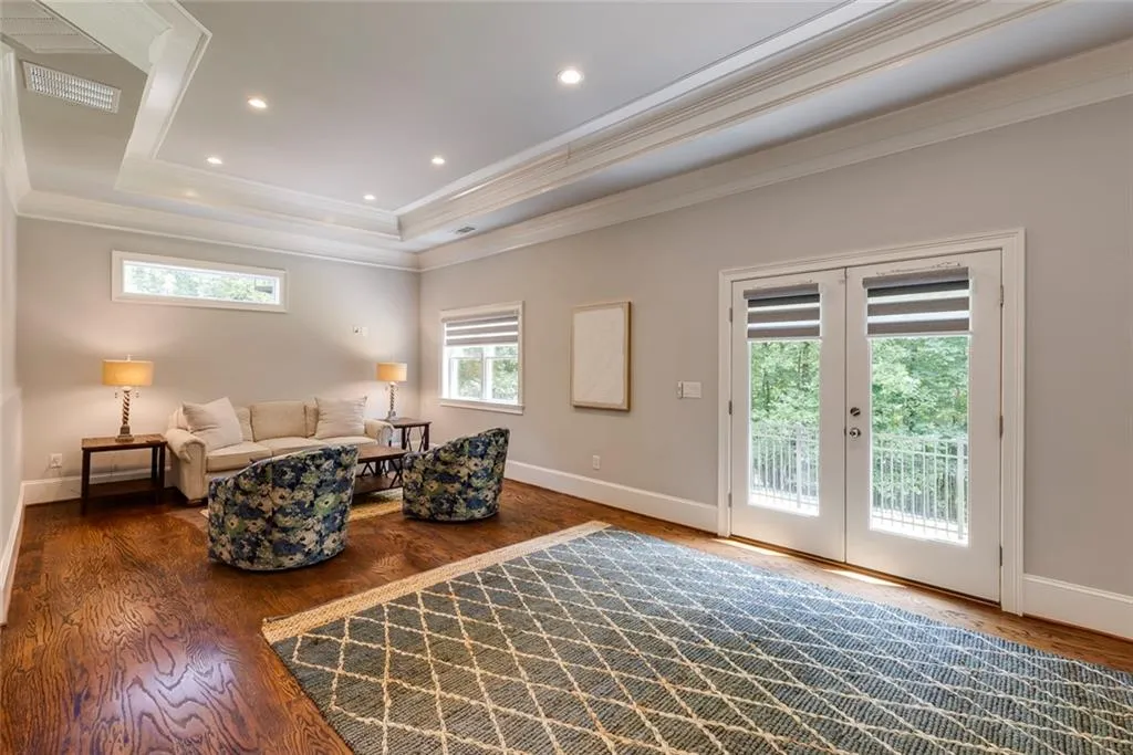 8325 Jett Ferry Road, Sandy Springs, Georgia 30350, 6 Bedrooms Bedrooms, ,4 BathroomsBathrooms,Residential,Sold,8325 Jett Ferry Road,7435164