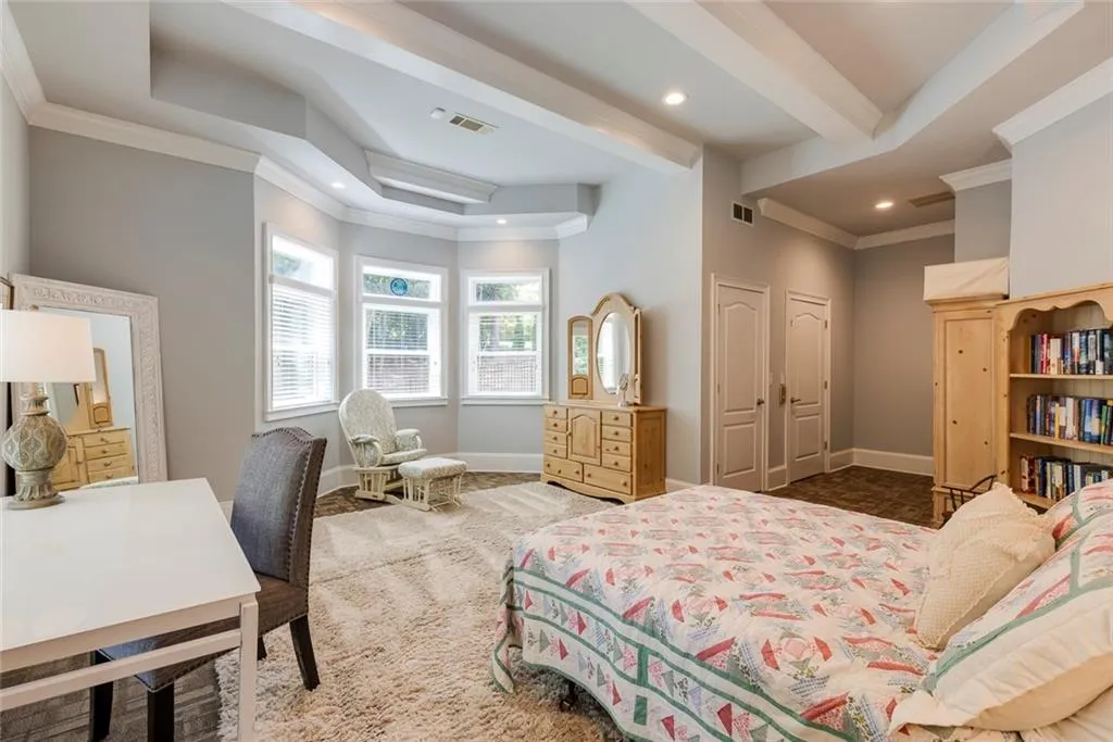 8325 Jett Ferry Road, Sandy Springs, Georgia 30350, 6 Bedrooms Bedrooms, ,4 BathroomsBathrooms,Residential,Sold,8325 Jett Ferry Road,7435164