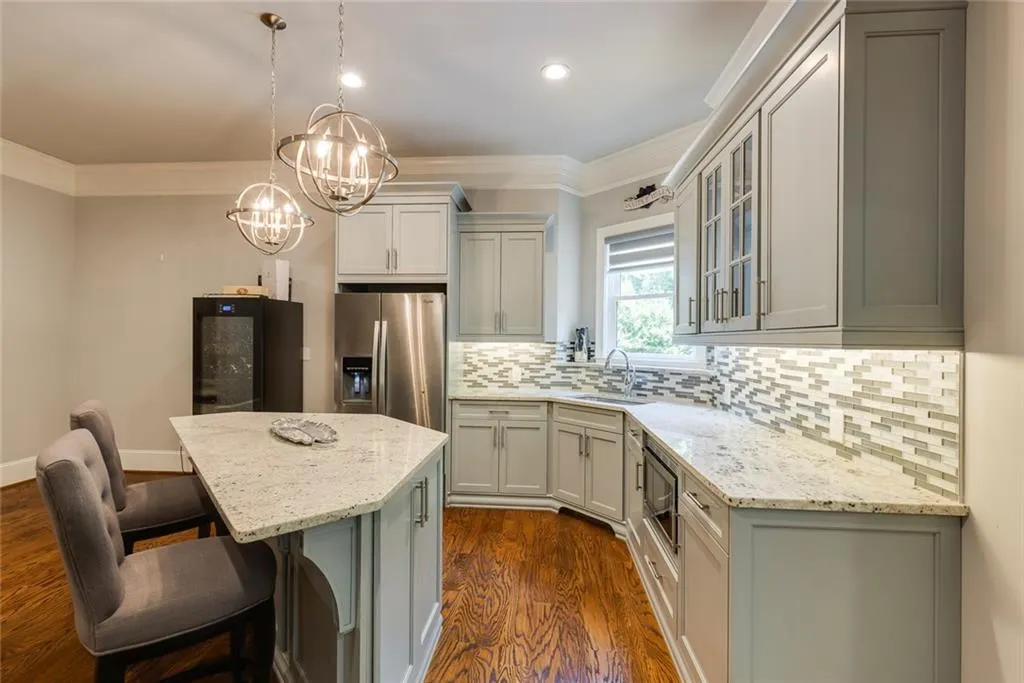 8325 Jett Ferry Road, Sandy Springs, Georgia 30350, 6 Bedrooms Bedrooms, ,4 BathroomsBathrooms,Residential,Sold,8325 Jett Ferry Road,7435164