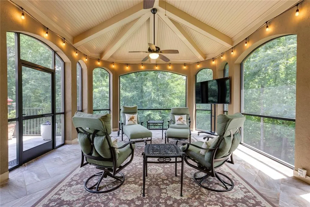 8325 Jett Ferry Road, Sandy Springs, Georgia 30350, 6 Bedrooms Bedrooms, ,4 BathroomsBathrooms,Residential,Sold,8325 Jett Ferry Road,7435164