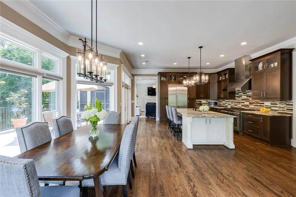 8325 Jett Ferry Road, Sandy Springs, Georgia 30350, 6 Bedrooms Bedrooms, ,4 BathroomsBathrooms,Residential,Sold,8325 Jett Ferry Road,7435164