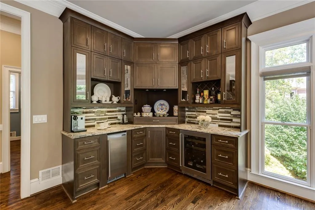 8325 Jett Ferry Road, Sandy Springs, Georgia 30350, 6 Bedrooms Bedrooms, ,4 BathroomsBathrooms,Residential,Sold,8325 Jett Ferry Road,7435164