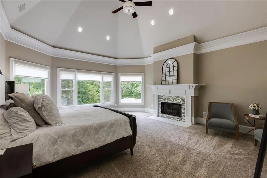 8325 Jett Ferry Road, Sandy Springs, Georgia 30350, 6 Bedrooms Bedrooms, ,4 BathroomsBathrooms,Residential,Sold,8325 Jett Ferry Road,7435164