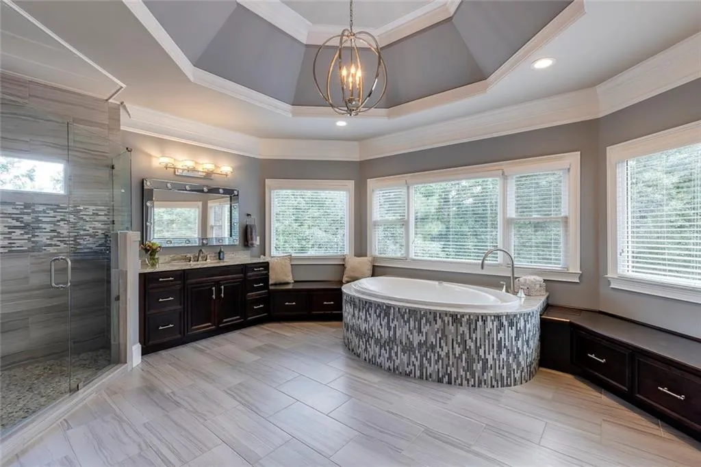 8325 Jett Ferry Road, Sandy Springs, Georgia 30350, 6 Bedrooms Bedrooms, ,4 BathroomsBathrooms,Residential,Sold,8325 Jett Ferry Road,7435164