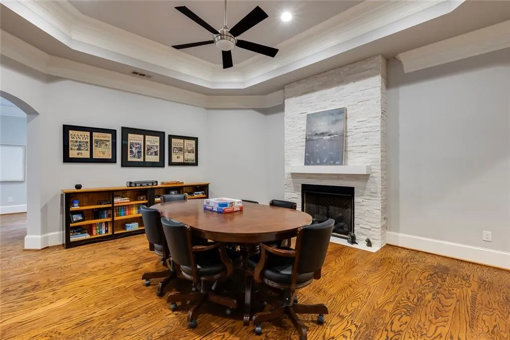 8325 Jett Ferry Road, Sandy Springs, Georgia 30350, 6 Bedrooms Bedrooms, ,4 BathroomsBathrooms,Residential,Sold,8325 Jett Ferry Road,7435164