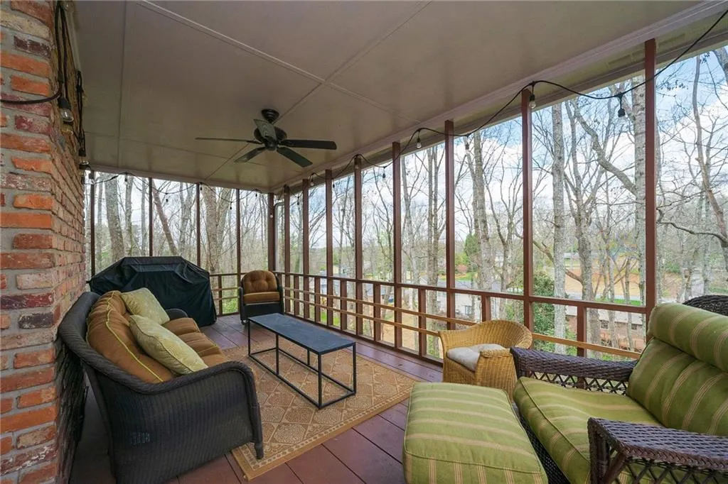 225 Hunters Point, Atlanta, Georgia 30328, 4 Bedrooms Bedrooms, ,3 BathroomsBathrooms,Residential,Sold,225 Hunters Point,6706016