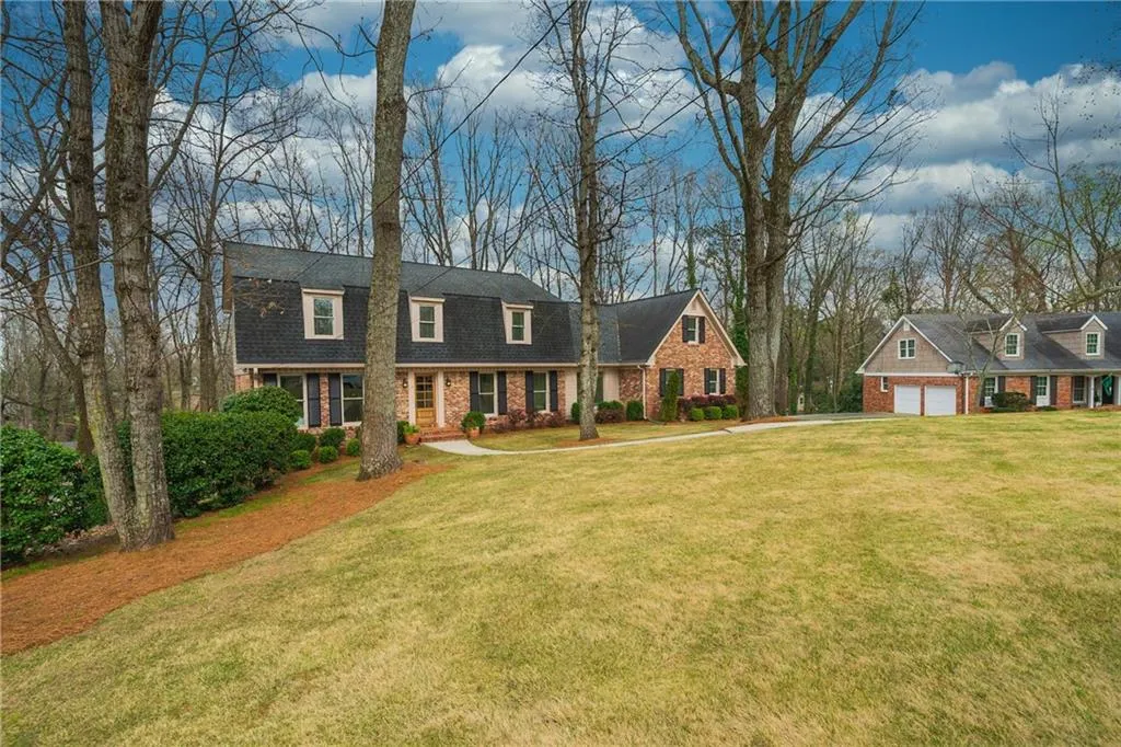 225 Hunters Point, Atlanta, Georgia 30328, 4 Bedrooms Bedrooms, ,3 BathroomsBathrooms,Residential,Sold,225 Hunters Point,6706016