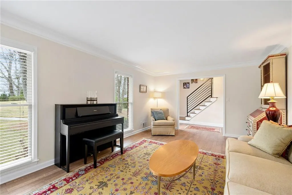 225 Hunters Point, Atlanta, Georgia 30328, 4 Bedrooms Bedrooms, ,3 BathroomsBathrooms,Residential,Sold,225 Hunters Point,6706016