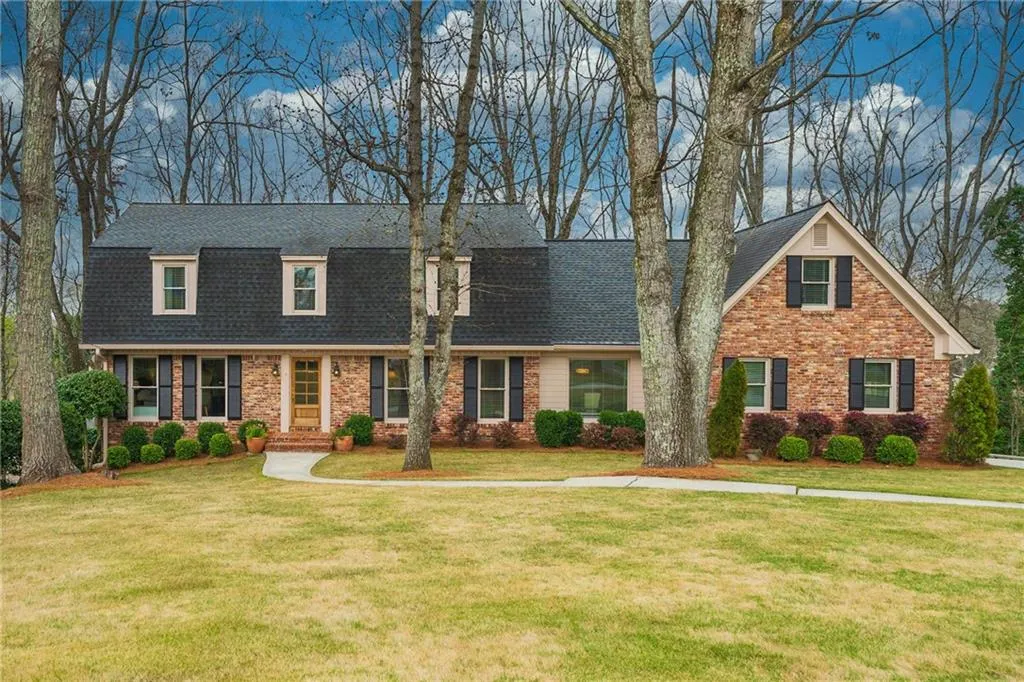 225 Hunters Point, Atlanta, Georgia 30328, 4 Bedrooms Bedrooms, ,3 BathroomsBathrooms,Residential,Sold,225 Hunters Point,6706016