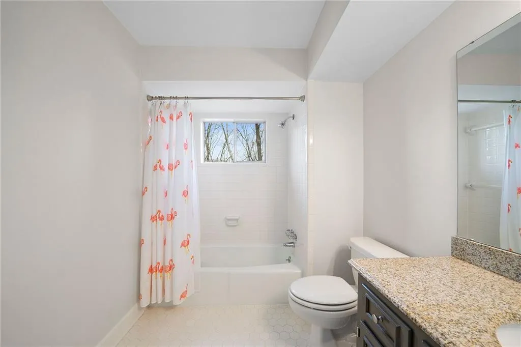 225 Hunters Point, Atlanta, Georgia 30328, 4 Bedrooms Bedrooms, ,3 BathroomsBathrooms,Residential,Sold,225 Hunters Point,6706016