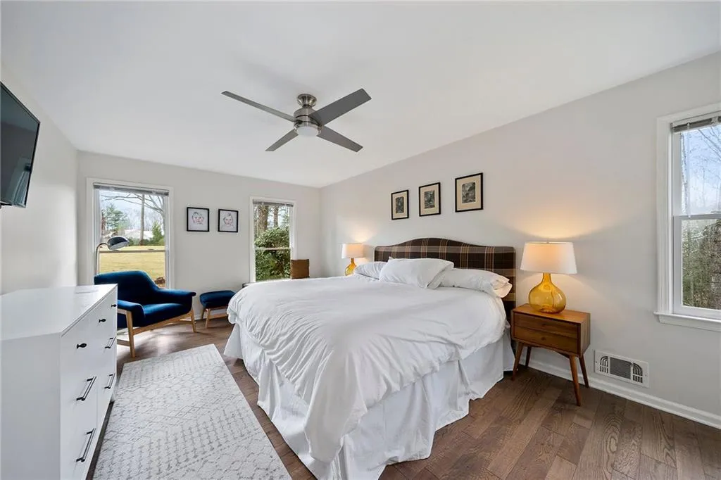 225 Hunters Point, Atlanta, Georgia 30328, 4 Bedrooms Bedrooms, ,3 BathroomsBathrooms,Residential,Sold,225 Hunters Point,6706016