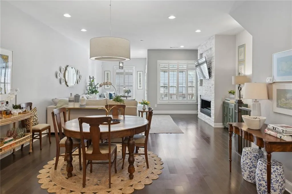 4139 Township Parkway, Atlanta, Georgia 30342, 3 Bedrooms Bedrooms, ,3 BathroomsBathrooms,Residential,Sold,4139 Township Parkway,7186939