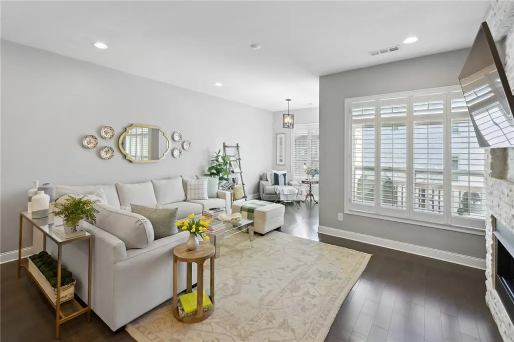 4139 Township Parkway, Atlanta, Georgia 30342, 3 Bedrooms Bedrooms, ,3 BathroomsBathrooms,Residential,Sold,4139 Township Parkway,7186939