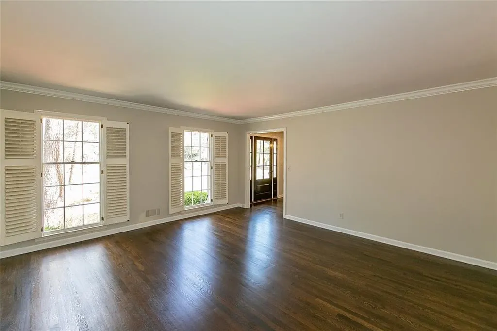 6150 Heards Creek Drive Nw, Sandy Springs, Georgia 30328, 5 Bedrooms Bedrooms, ,3 BathroomsBathrooms,Residential,Sold,6150 Heards Creek Drive Nw,6697323