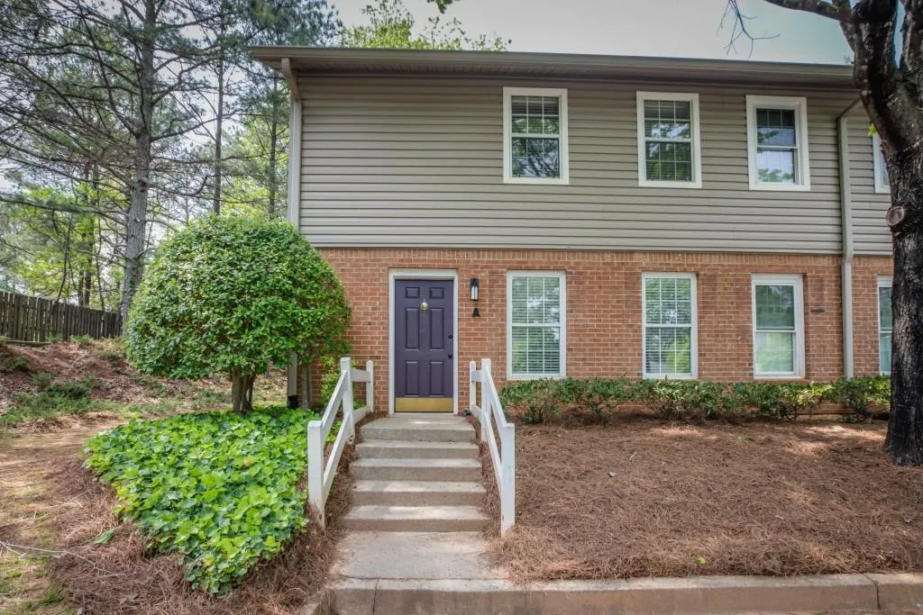 7750 Roswell Road Unit 7a, Sandy Springs, Georgia 30350, 2 Bedrooms Bedrooms, ,1 BathroomBathrooms,Residential,Sold,7750 Roswell Road Unit 7a,5837075