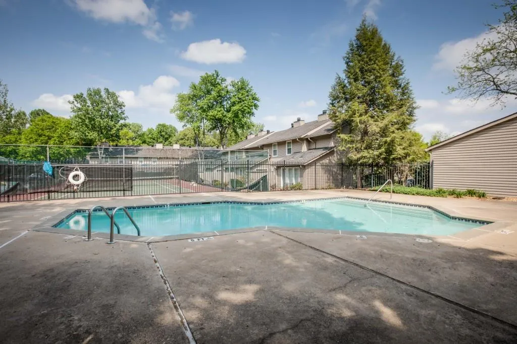 7750 Roswell Road Unit 7a, Sandy Springs, Georgia 30350, 2 Bedrooms Bedrooms, ,1 BathroomBathrooms,Residential,Sold,7750 Roswell Road Unit 7a,5837075