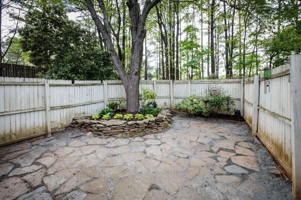 7750 Roswell Road Unit 7a, Sandy Springs, Georgia 30350, 2 Bedrooms Bedrooms, ,1 BathroomBathrooms,Residential,Sold,7750 Roswell Road Unit 7a,5837075