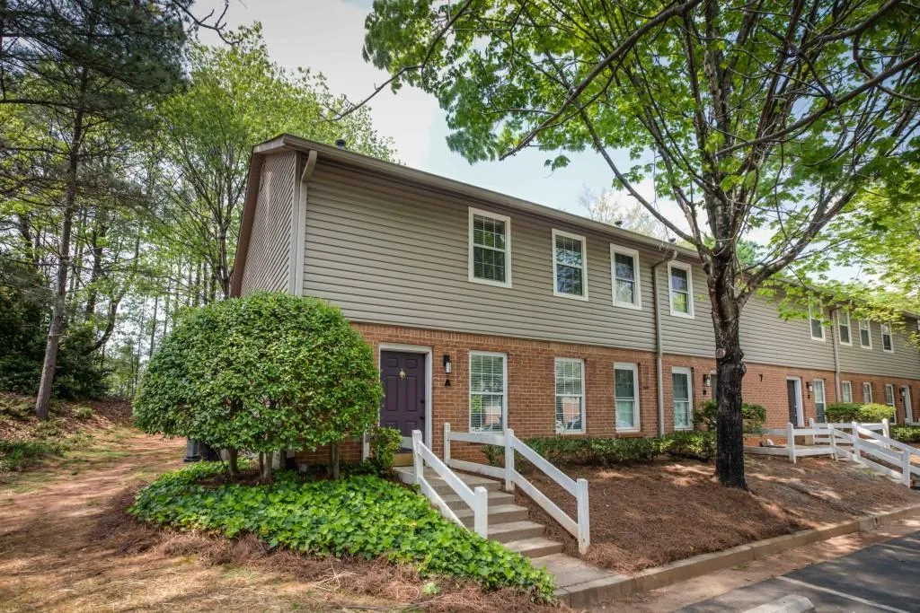 7750 Roswell Road Unit 7a, Sandy Springs, Georgia 30350, 2 Bedrooms Bedrooms, ,1 BathroomBathrooms,Residential,Sold,7750 Roswell Road Unit 7a,5837075