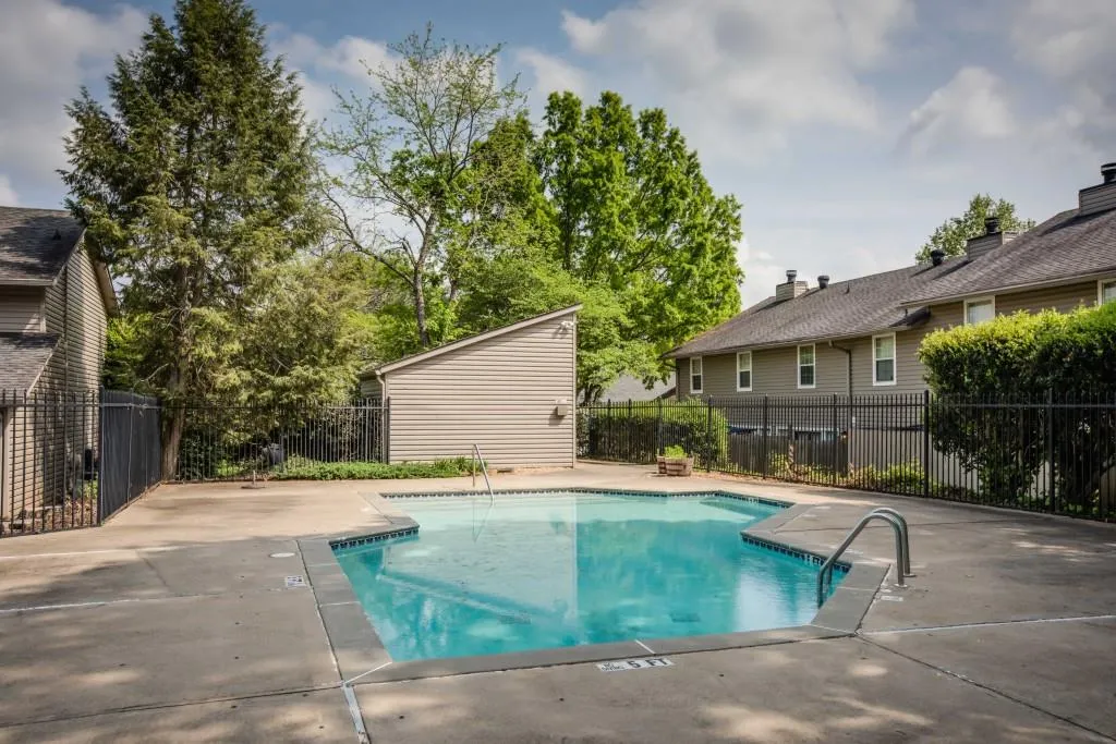 7750 Roswell Road Unit 7a, Sandy Springs, Georgia 30350, 2 Bedrooms Bedrooms, ,1 BathroomBathrooms,Residential,Sold,7750 Roswell Road Unit 7a,5837075