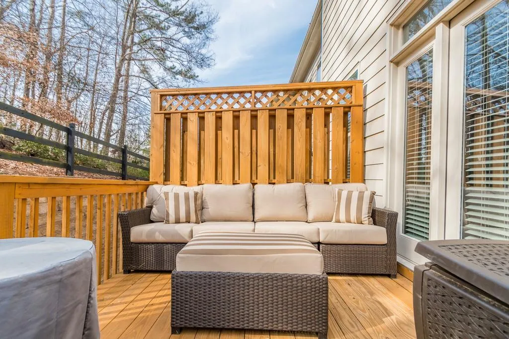 1219 Apperley Place Ne, Sandy Springs, Georgia 30350, 4 Bedrooms Bedrooms, ,3 BathroomsBathrooms,Residential,Sold,1219 Apperley Place Ne,6688680