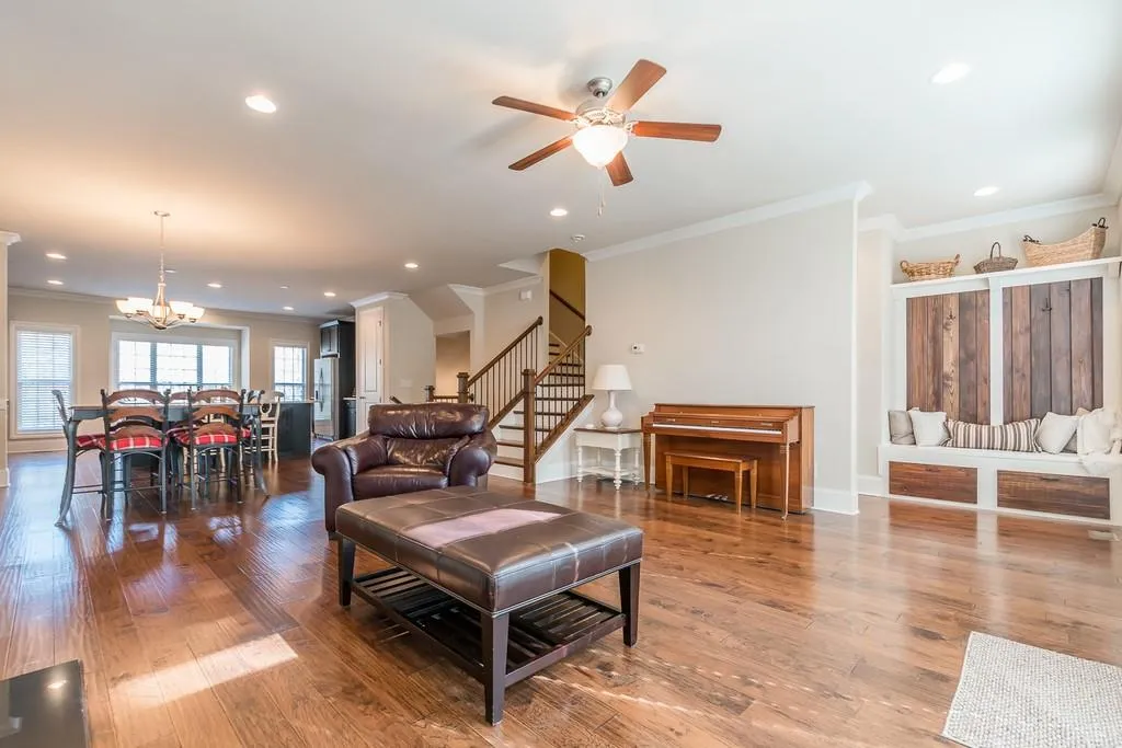 1219 Apperley Place Ne, Sandy Springs, Georgia 30350, 4 Bedrooms Bedrooms, ,3 BathroomsBathrooms,Residential,Sold,1219 Apperley Place Ne,6688680