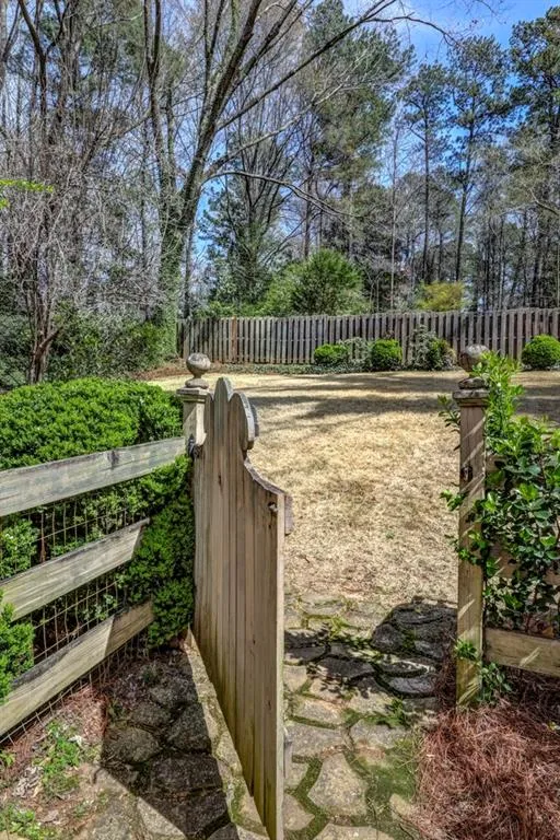4645 Powers Ferry Road, Sandy Springs, Georgia 30327, 4 Bedrooms Bedrooms, ,3 BathroomsBathrooms,Residential,Sold,4645 Powers Ferry Road,6522372