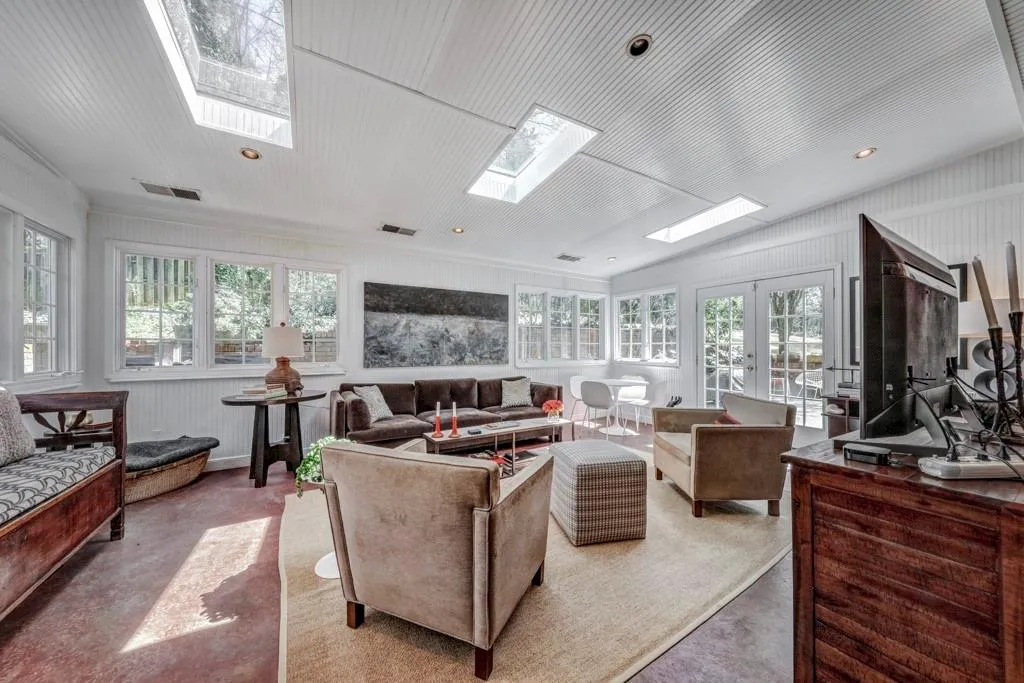 4645 Powers Ferry Road, Sandy Springs, Georgia 30327, 4 Bedrooms Bedrooms, ,3 BathroomsBathrooms,Residential,Sold,4645 Powers Ferry Road,6522372