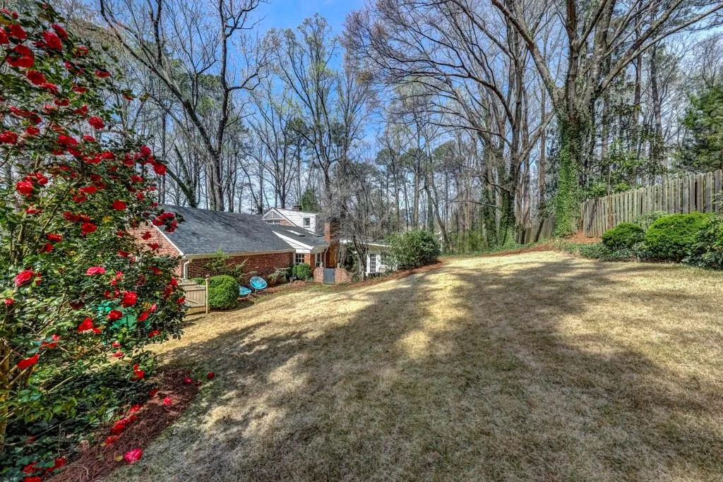 4645 Powers Ferry Road, Sandy Springs, Georgia 30327, 4 Bedrooms Bedrooms, ,3 BathroomsBathrooms,Residential,Sold,4645 Powers Ferry Road,6522372