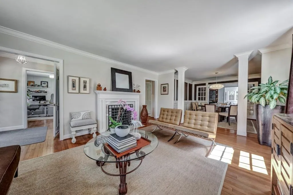 4645 Powers Ferry Road, Sandy Springs, Georgia 30327, 4 Bedrooms Bedrooms, ,3 BathroomsBathrooms,Residential,Sold,4645 Powers Ferry Road,6522372
