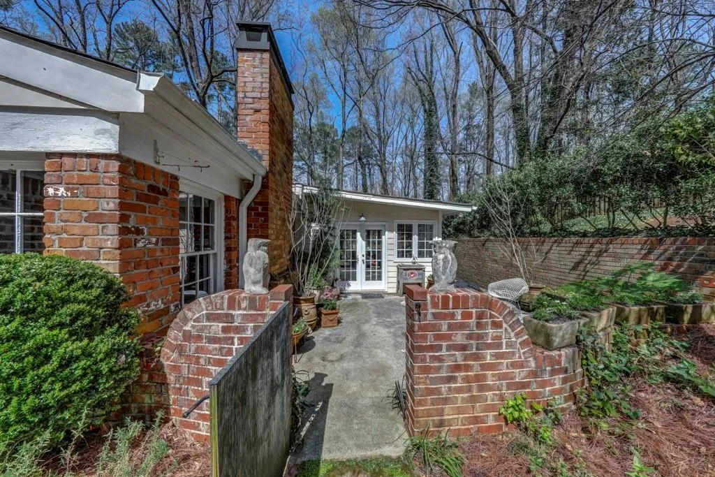 4645 Powers Ferry Road, Sandy Springs, Georgia 30327, 4 Bedrooms Bedrooms, ,3 BathroomsBathrooms,Residential,Sold,4645 Powers Ferry Road,6522372