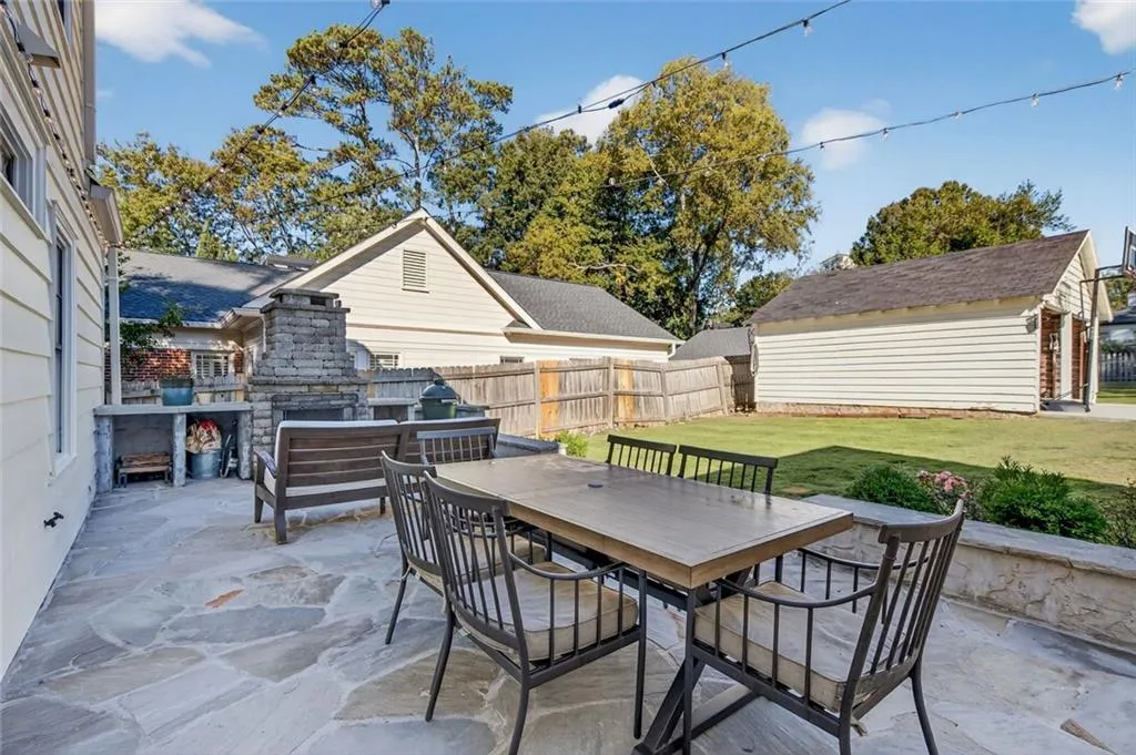 192 E Wesley Road Ne, Atlanta, Georgia 30305, 5 Bedrooms Bedrooms, ,4 BathroomsBathrooms,Residential,For Sale,192 E Wesley Road Ne,7668421