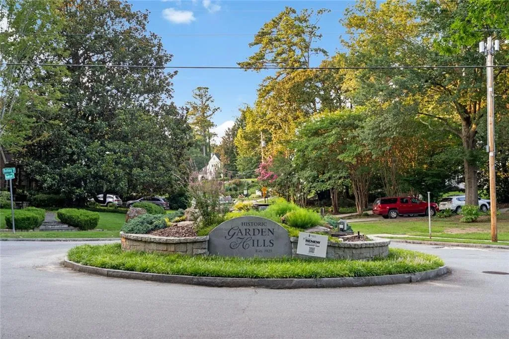 192 E Wesley Road Ne, Atlanta, Georgia 30305, 5 Bedrooms Bedrooms, ,4 BathroomsBathrooms,Residential,For Sale,192 E Wesley Road Ne,7668421