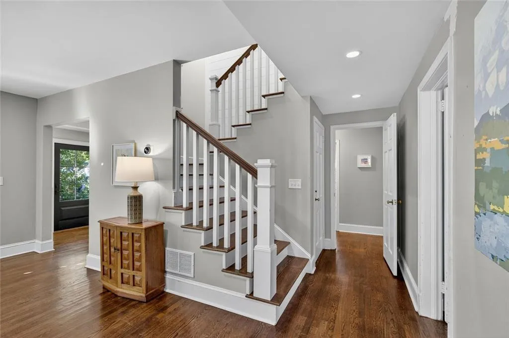 192 E Wesley Road Ne, Atlanta, Georgia 30305, 5 Bedrooms Bedrooms, ,4 BathroomsBathrooms,Residential,For Sale,192 E Wesley Road Ne,7668421