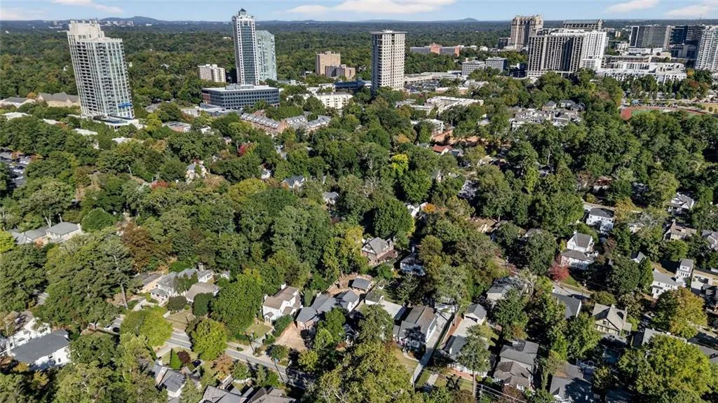 192 E Wesley Road Ne, Atlanta, Georgia 30305, 5 Bedrooms Bedrooms, ,4 BathroomsBathrooms,Residential,For Sale,192 E Wesley Road Ne,7668421