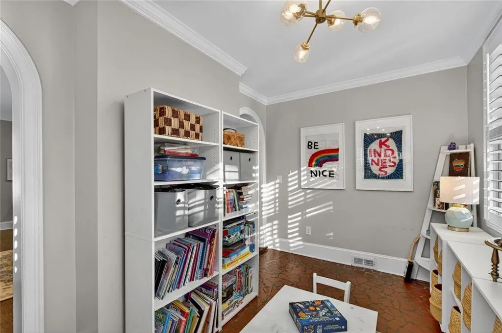 192 E Wesley Road Ne, Atlanta, Georgia 30305, 5 Bedrooms Bedrooms, ,4 BathroomsBathrooms,Residential,For Sale,192 E Wesley Road Ne,7668421