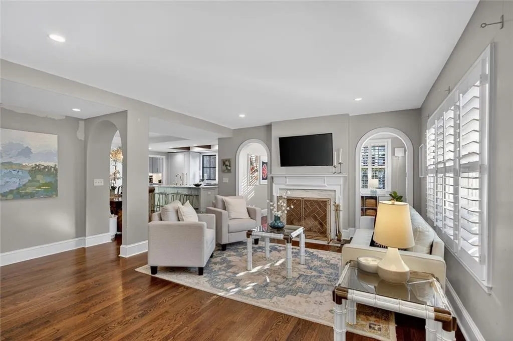 192 E Wesley Road Ne, Atlanta, Georgia 30305, 5 Bedrooms Bedrooms, ,4 BathroomsBathrooms,Residential,For Sale,192 E Wesley Road Ne,7668421