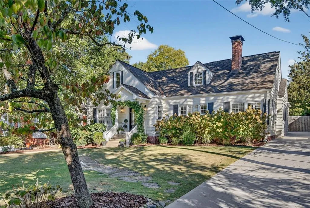 192 E Wesley Road Ne, Atlanta, Georgia 30305, 5 Bedrooms Bedrooms, ,4 BathroomsBathrooms,Residential,For Sale,192 E Wesley Road Ne,7668421