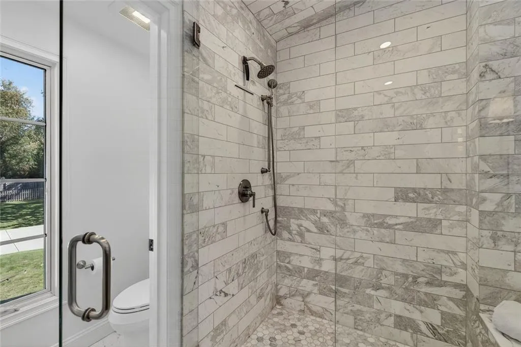 192 E Wesley Road Ne, Atlanta, Georgia 30305, 5 Bedrooms Bedrooms, ,4 BathroomsBathrooms,Residential,For Sale,192 E Wesley Road Ne,7668421
