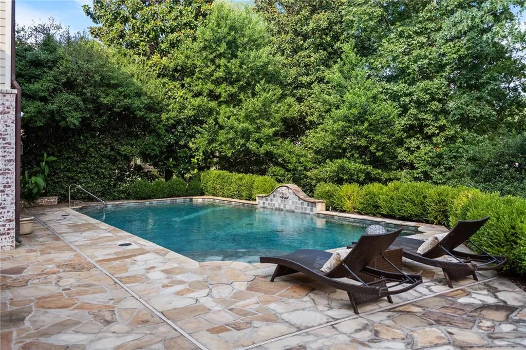 127 Dudley Court, Atlanta, Georgia 30327, 7 Bedrooms Bedrooms, ,6 BathroomsBathrooms,Residential,Sold,127 Dudley Court,7089077