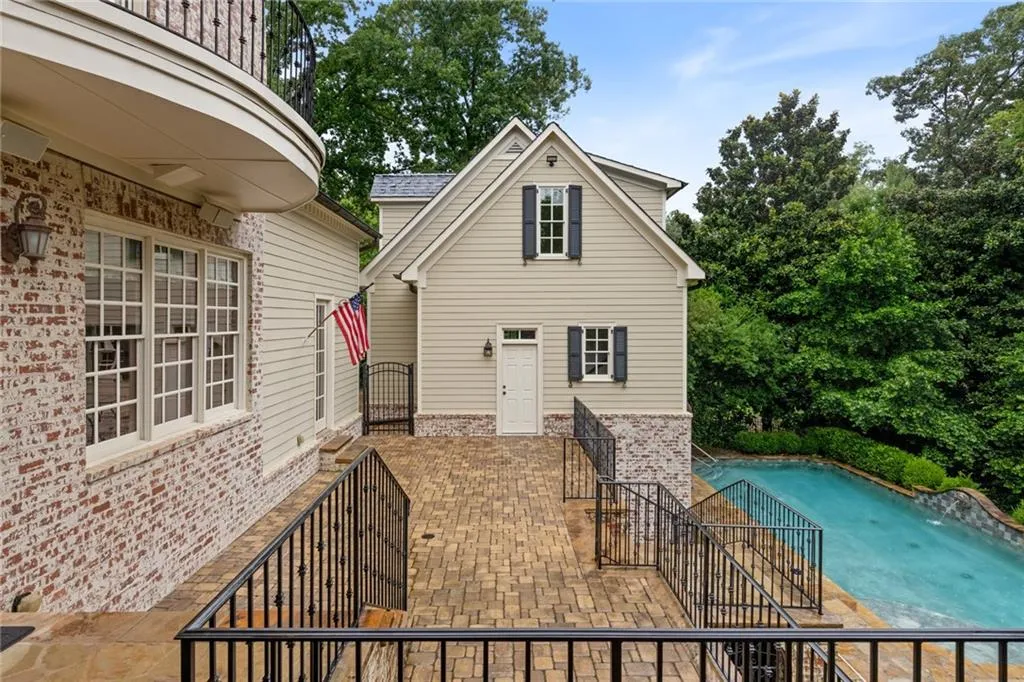 127 Dudley Court, Atlanta, Georgia 30327, 7 Bedrooms Bedrooms, ,6 BathroomsBathrooms,Residential,Sold,127 Dudley Court,7089077