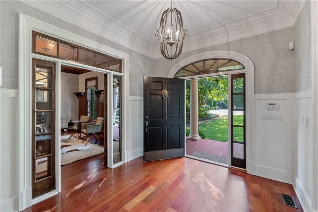 127 Dudley Court, Atlanta, Georgia 30327, 7 Bedrooms Bedrooms, ,6 BathroomsBathrooms,Residential,Sold,127 Dudley Court,7089077