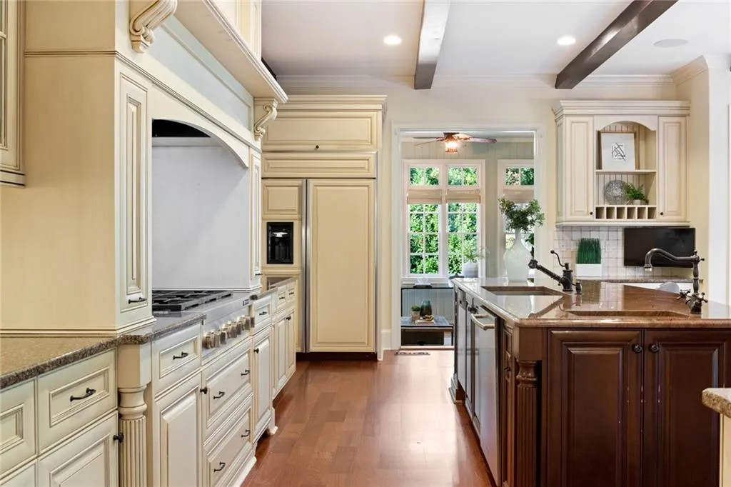 127 Dudley Court, Atlanta, Georgia 30327, 7 Bedrooms Bedrooms, ,6 BathroomsBathrooms,Residential,Sold,127 Dudley Court,7089077