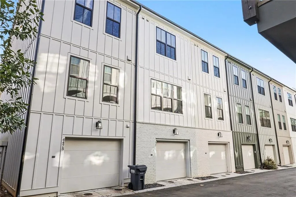 4471 Dandelion Lane, Atlanta, Georgia 30342, 2 Bedrooms Bedrooms, 0 ,2 BathroomsBathrooms,Residential,For Sale,4471 Dandelion Lane,7698860