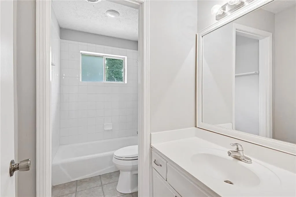 5510 Kingsport Drive, Atlanta, Georgia 30342, 2 Bedrooms Bedrooms, ,1 BathroomBathrooms,Residential,Sold,5510 Kingsport Drive,6718660