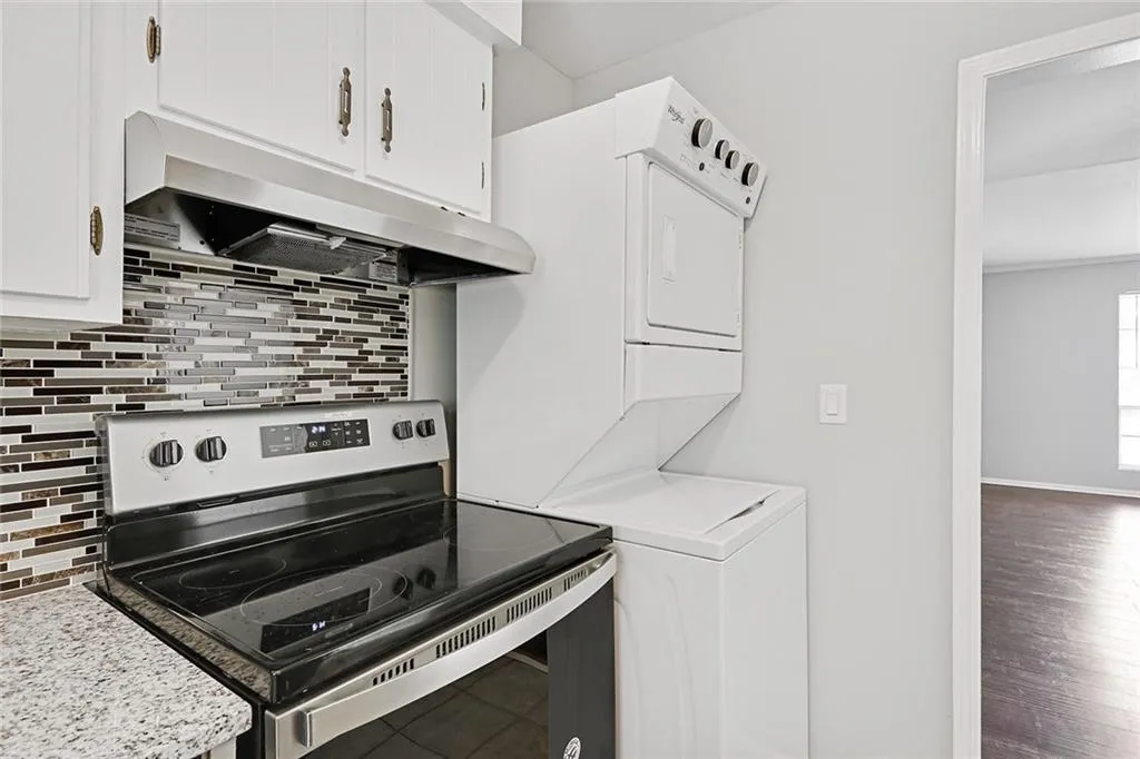 5510 Kingsport Drive, Atlanta, Georgia 30342, 2 Bedrooms Bedrooms, ,1 BathroomBathrooms,Residential,Sold,5510 Kingsport Drive,6718660