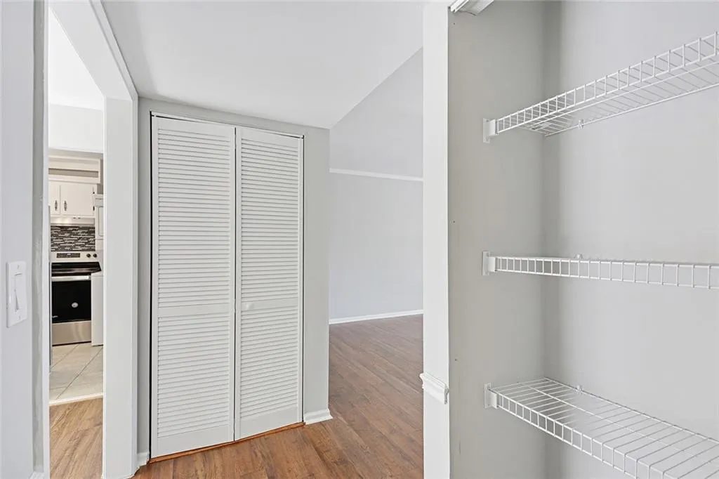 5510 Kingsport Drive, Atlanta, Georgia 30342, 2 Bedrooms Bedrooms, ,1 BathroomBathrooms,Residential,Sold,5510 Kingsport Drive,6718660