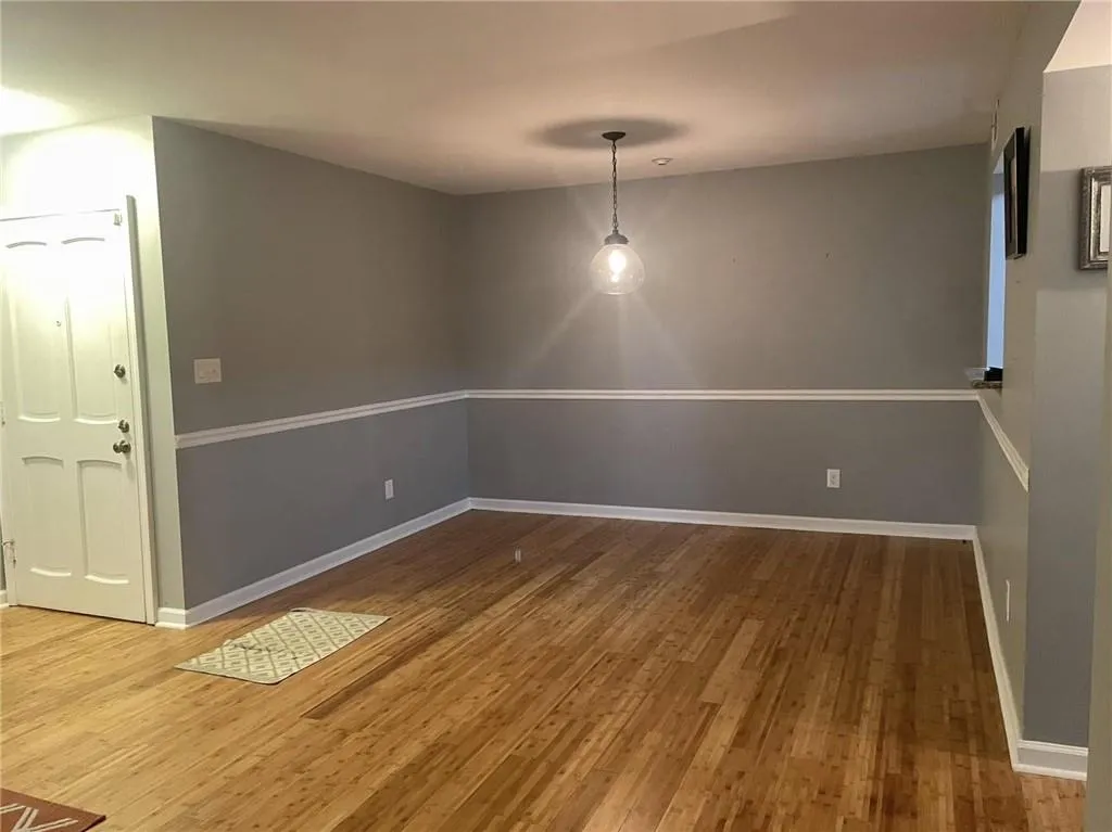 28 Glenald Way Nw, Atlanta, Georgia 30327, 1 Bedroom Bedrooms, ,1 BathroomBathrooms,Residential,For Sale,28 Glenald Way Nw,7504977