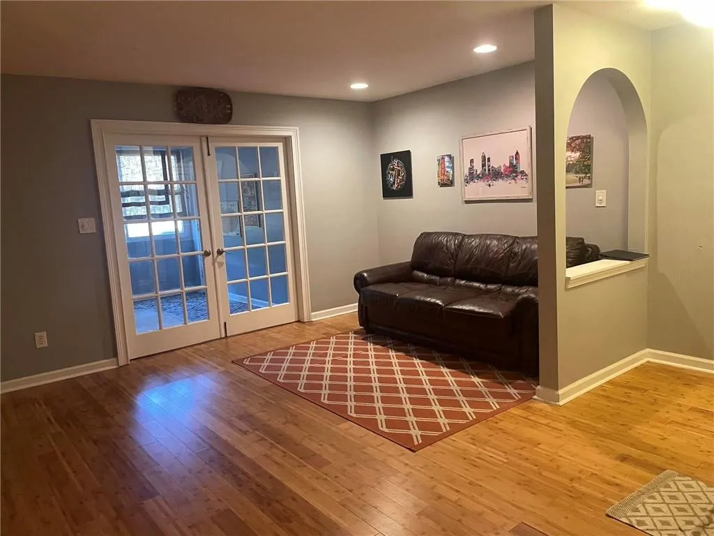 28 Glenald Way Nw, Atlanta, Georgia 30327, 1 Bedroom Bedrooms, ,1 BathroomBathrooms,Residential,For Sale,28 Glenald Way Nw,7504977